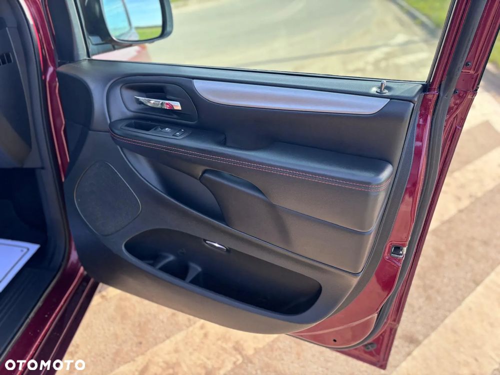 Dodge Grand Caravan 3.6 R/T - 25