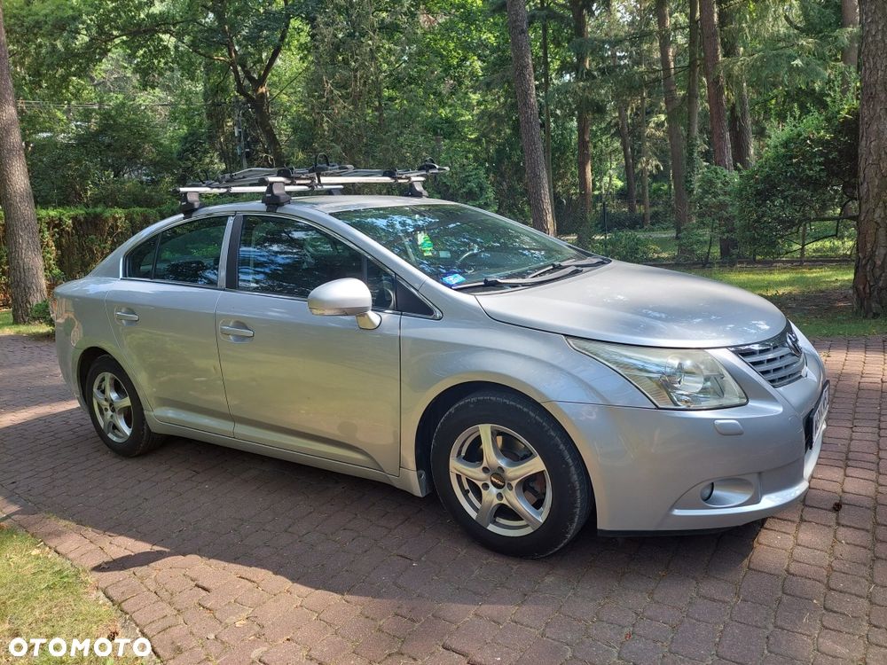 Toyota Avensis - 2