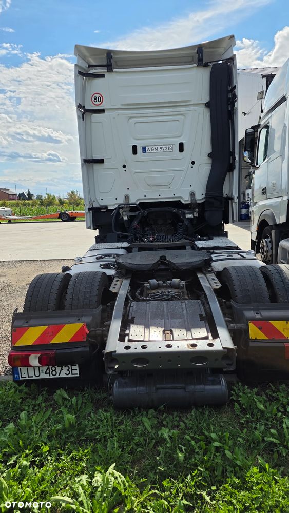 Mercedes-Benz Actros - 4