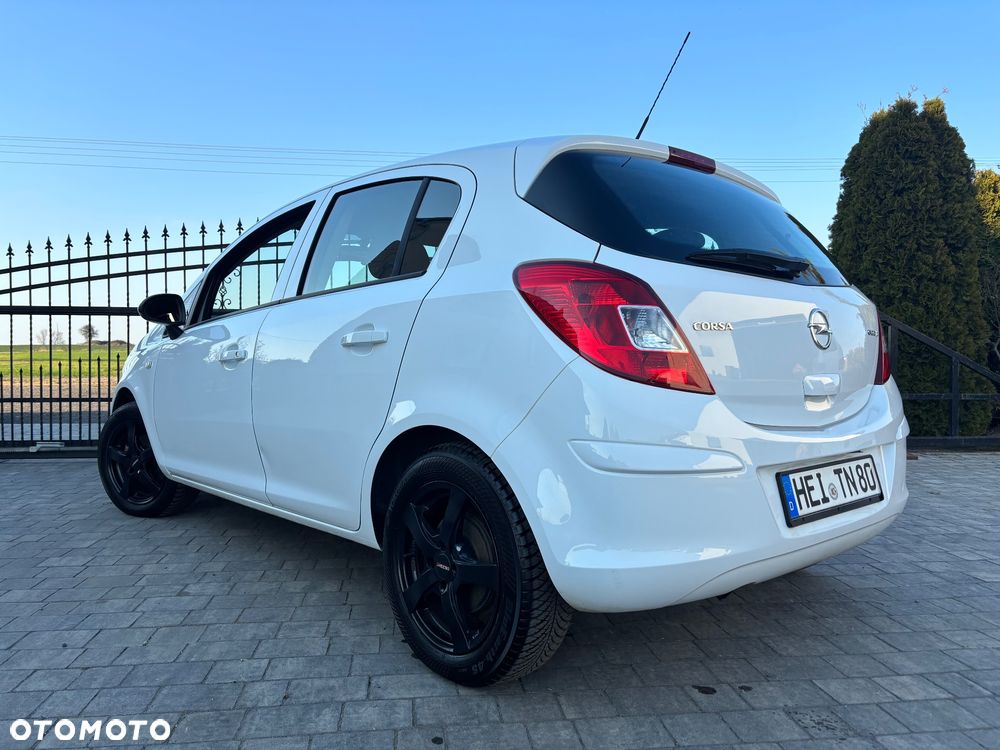 Opel Corsa 1.2 16V Essentia - 34