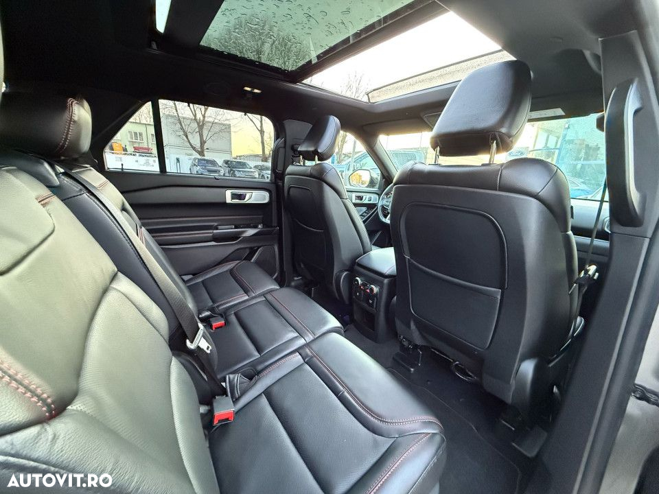 Ford Explorer - 31