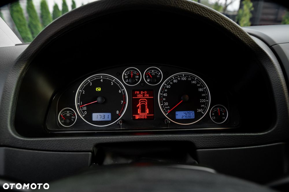 Volkswagen Multivan L1 Highline - 33