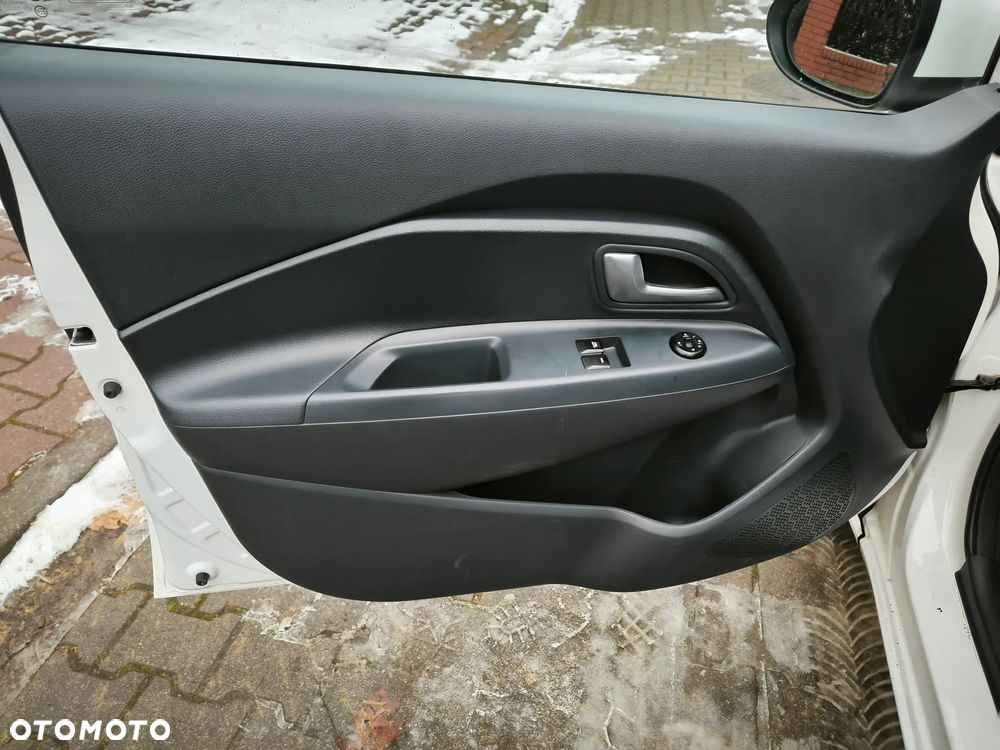 Kia Rio 1.1 CRDI Attract - 39