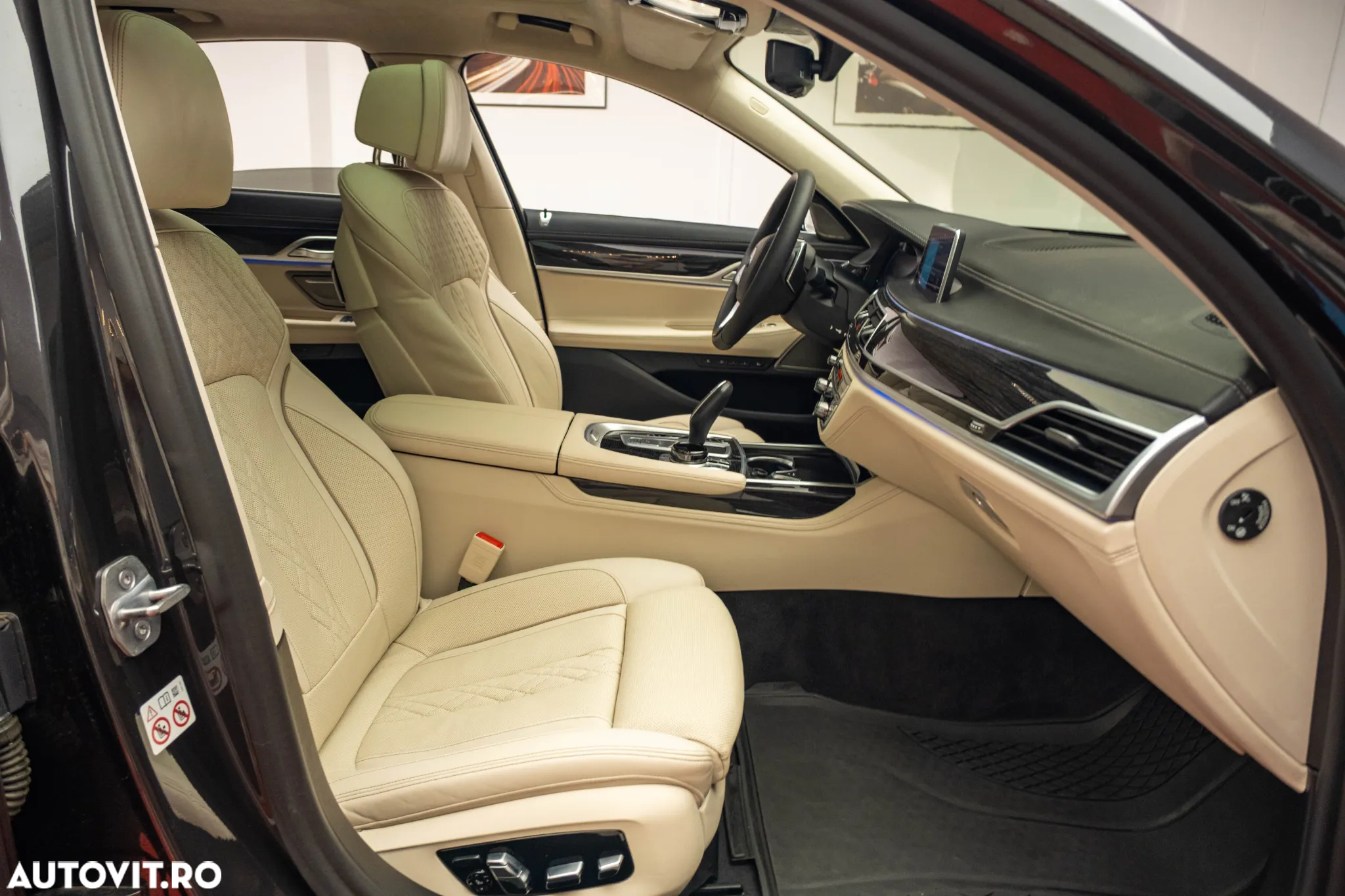 BMW Seria 7 750d xDrive - 38