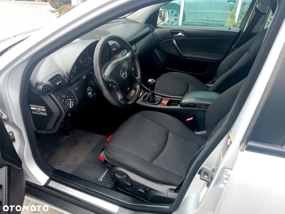 Mercedes-Benz Klasa C 180 T Kompressor Elegance Sport Edition - 9