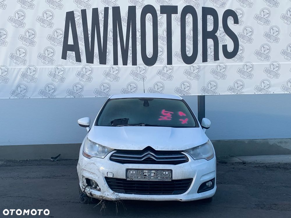 CITROEN C4 2013 *SAMOCHÓD NA CZĘŚCI* 3339 MASKA, LAMPA, DRZWI, LUSTERKO, ZDERZAK, GRILL, BŁOTNIK, KLAPA, BELKA, DESKA, FOTELE, KANAPA, ĆWIARTKA, KIEROWNICA, TARCZE, ZACISKI, ZAWIESZENIE, KOMPLETNY PRZÓD, KOMPLETNY TYŁ, LICZNIK, ZEGARY, PRAWE LEWE PRZÓD TYŁ - 2