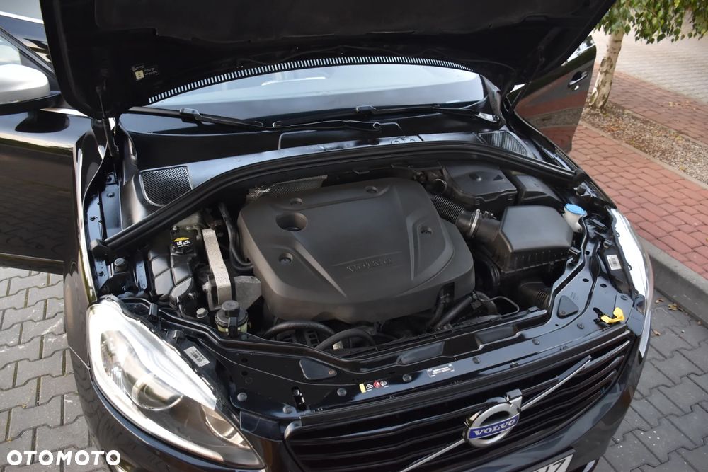 Volvo XC 60 D3 Drive-E R-Design Momentum - 25