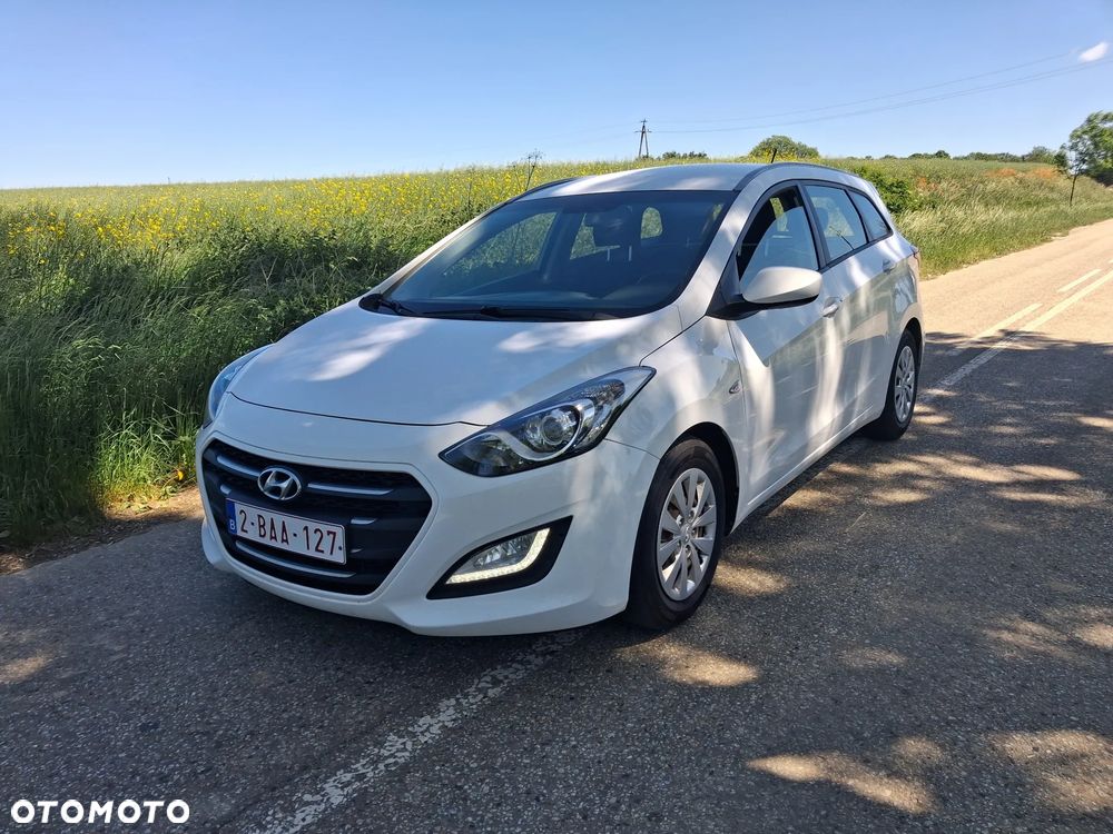 Hyundai i30 blue 1.6 CRDi Classic - 5