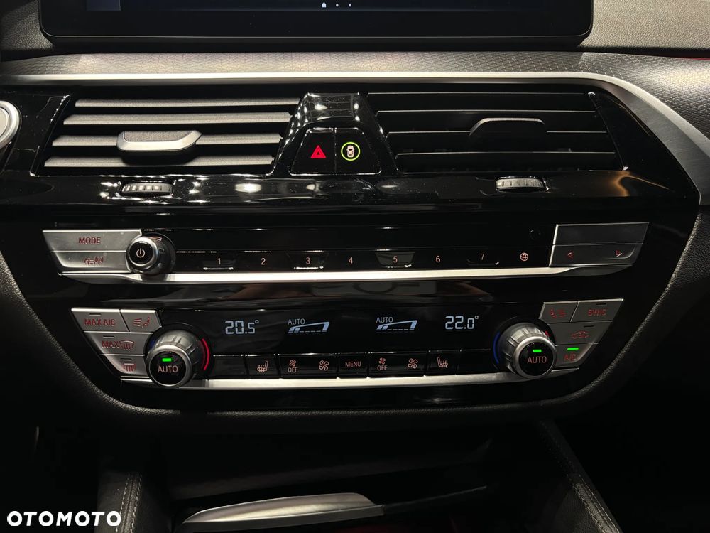 BMW Seria 5 520d mHEV - 12