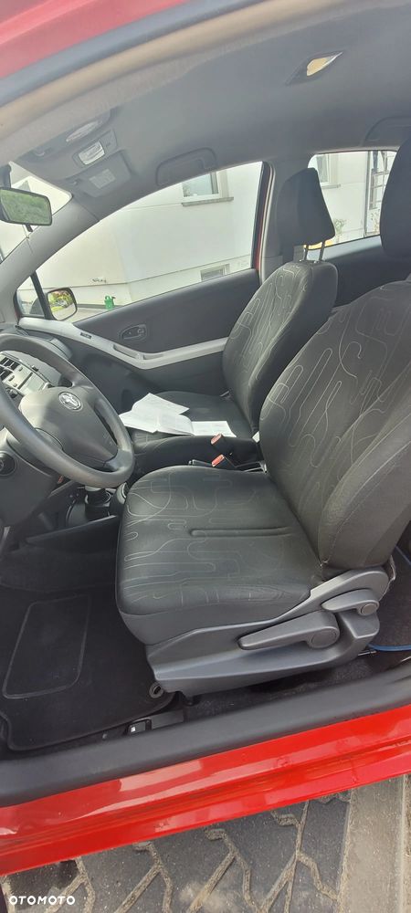Toyota Yaris - 10