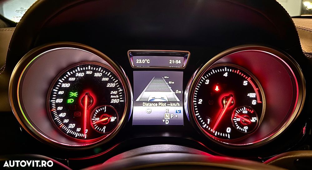 Mercedes-Benz GLS - 36