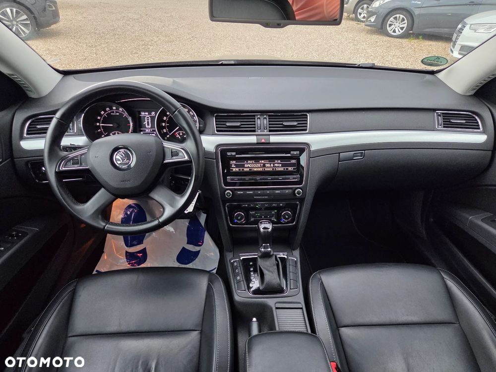 Skoda Superb 2.0 TDI DSG Exclusive - 27