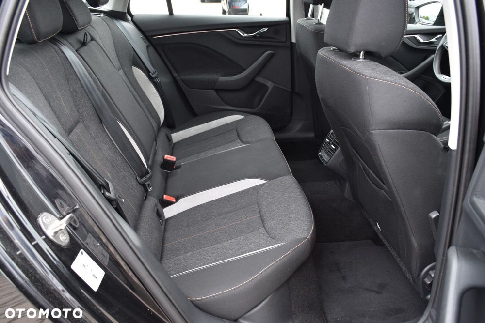 Skoda Kamiq 1.5 TSI Selection - 33