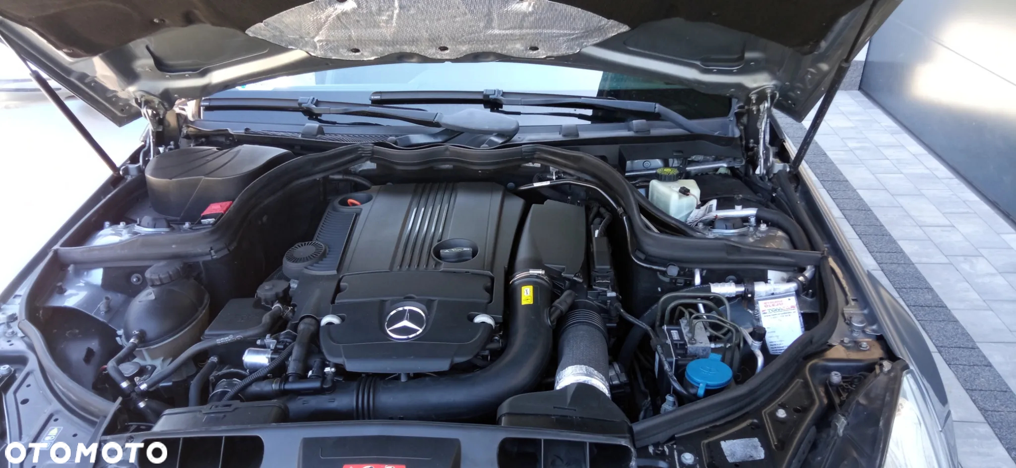 Mercedes-Benz Klasa E 250 CGI BlueEffICIENCY - 24