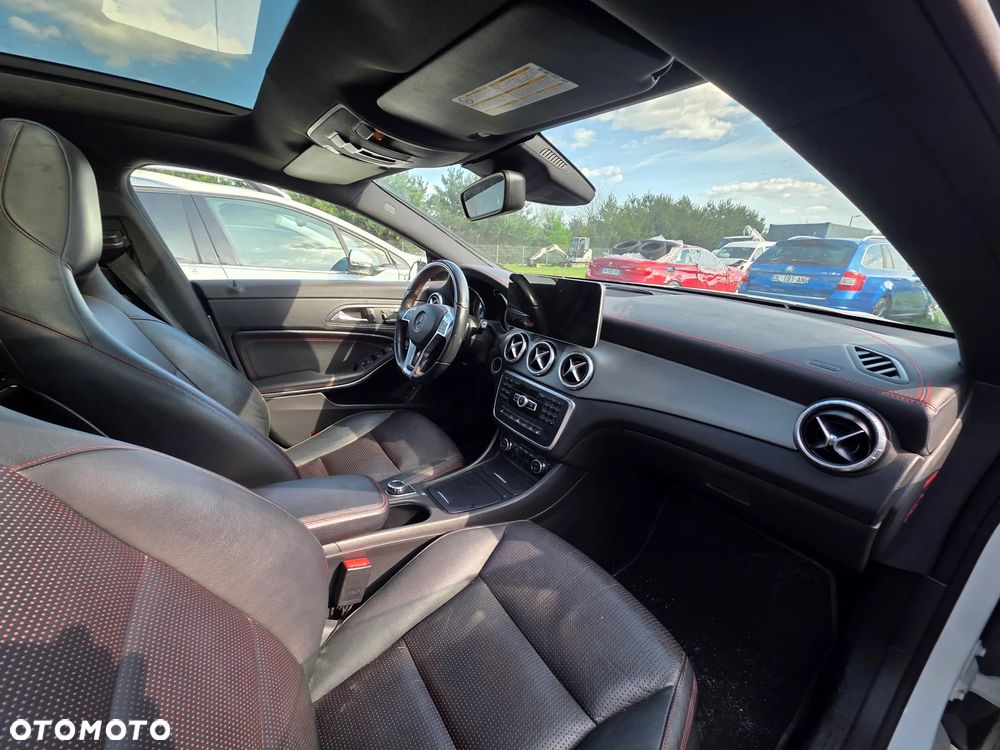 Mercedes-Benz CLA 250 7G-DCT AMG Line - 16
