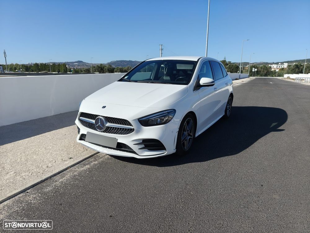 Mercedes-Benz B 180