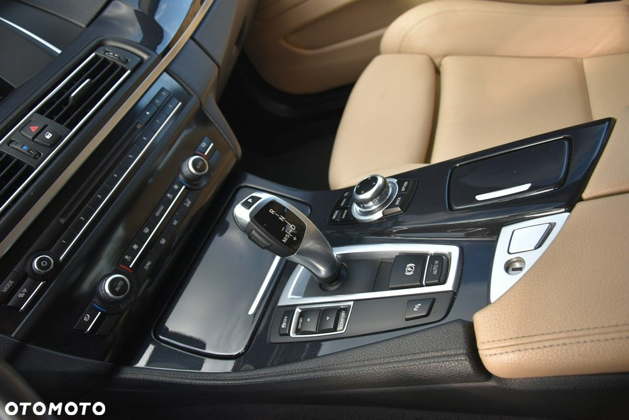 BMW Seria 5 520d - 23