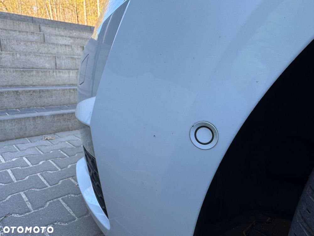 Skoda Octavia 2.0 TDI DSG RS - 33