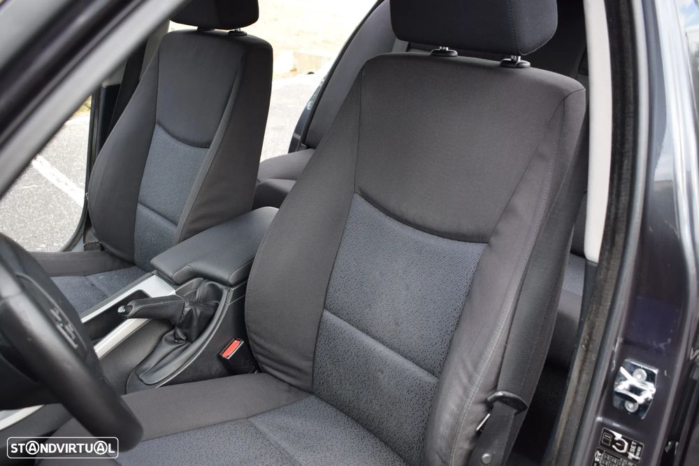 BMW 318 d Exclusive - 23