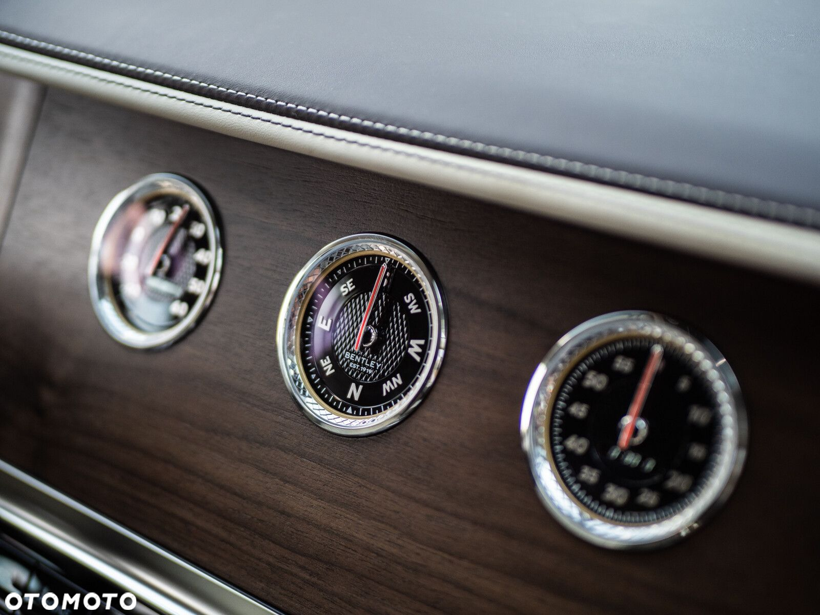 Bentley Flying Spur - 26