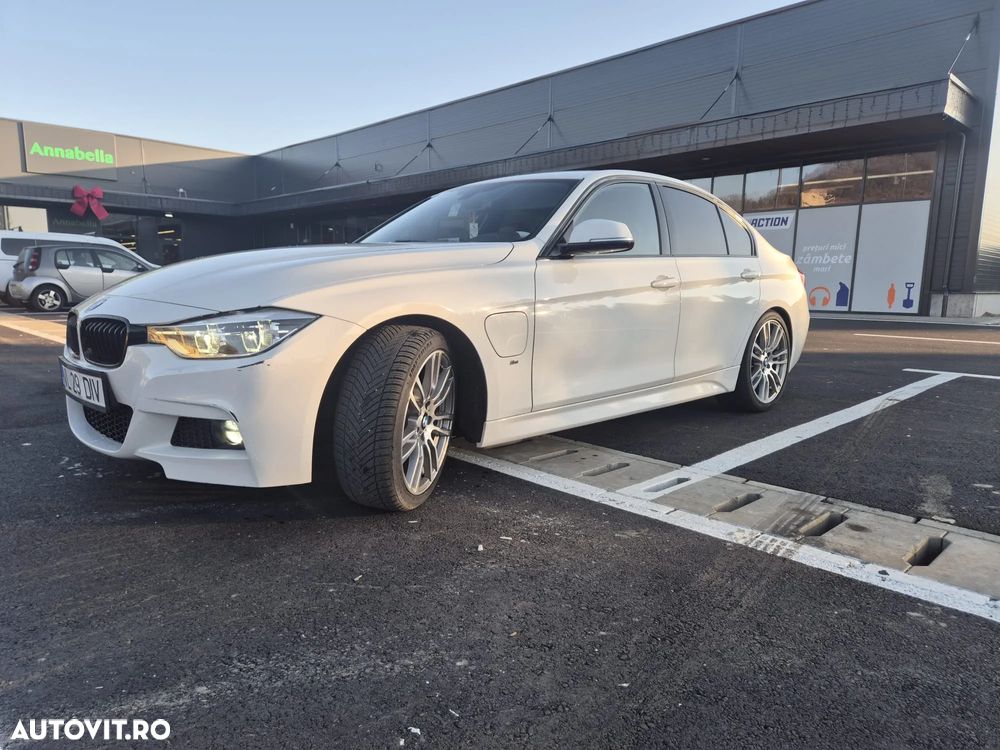 BMW Seria 3 330e iPerformance M Sport - 2