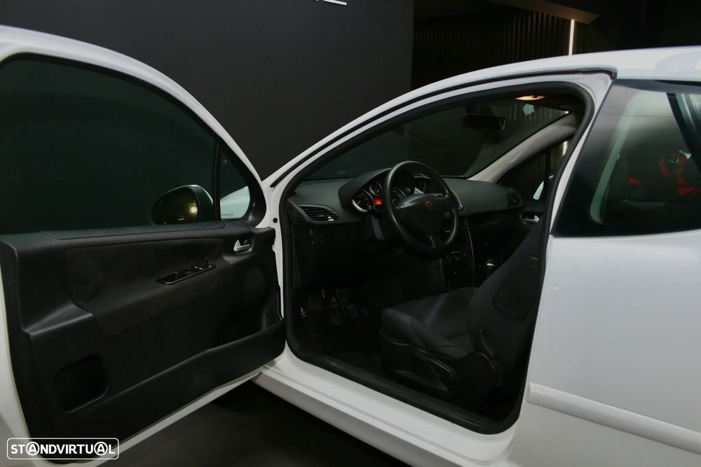 Peugeot 207 - 12