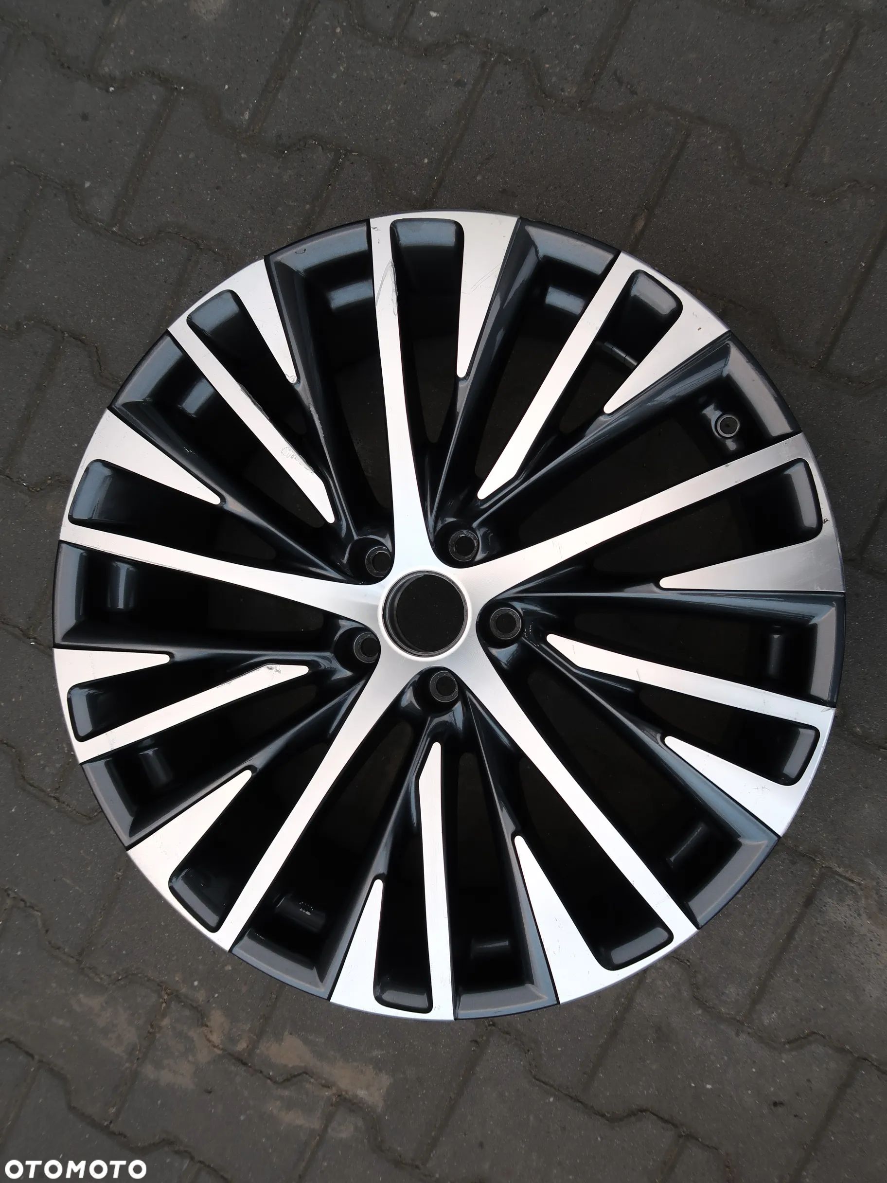 213 Felga Aluminiowa Lexus RS NX 8x21 et40 - 1