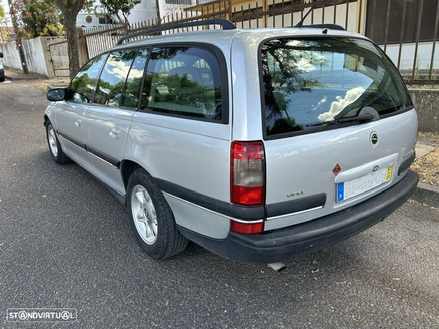 Opel Omega Caravan 2.5i V6 CD - 5