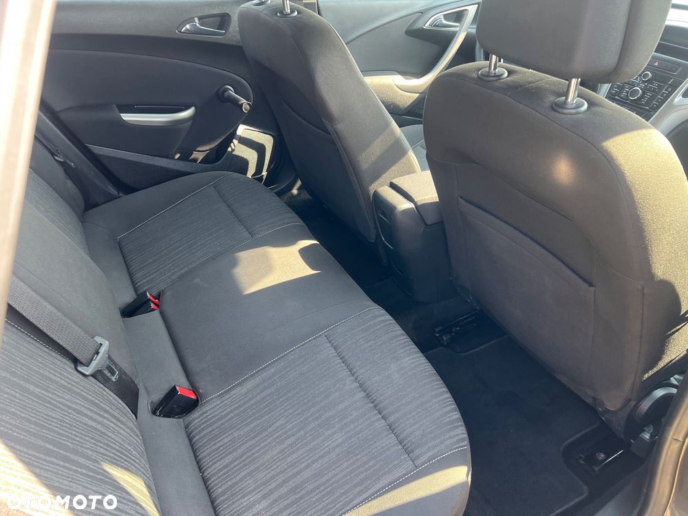 Opel Astra 1.6 Design Edition - 11