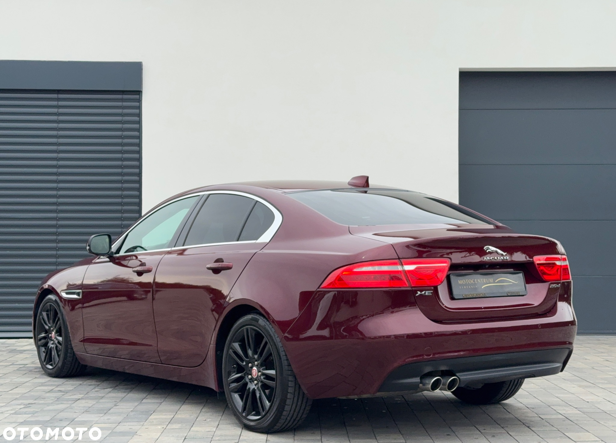 Jaguar XE 2.0 D Prestige - 6