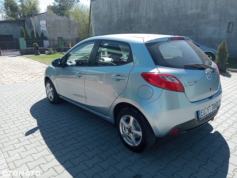 Mazda 2 - 8