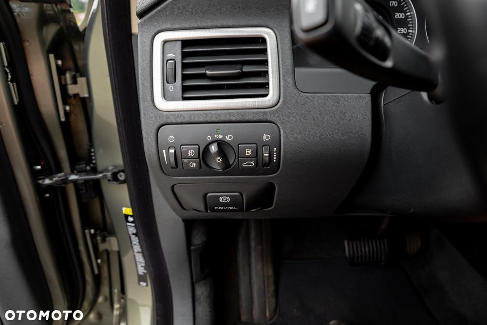 Volvo V70 2.5T Summum - 30