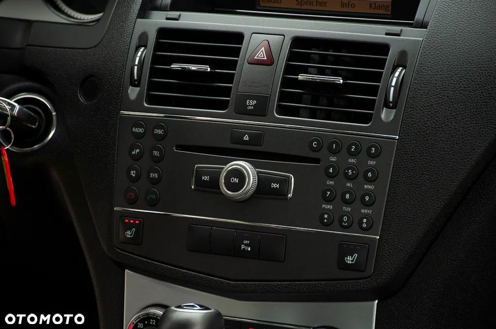 Mercedes-Benz Klasa C 180 CGI Automatik BlueEFFICIENCY Elegance - 9