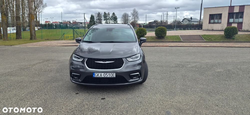 Chrysler Pacifica - 2