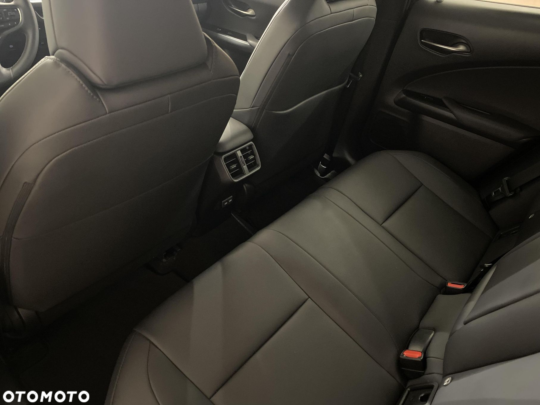 Lexus UX 250h GPF F Impression 2WD - 11