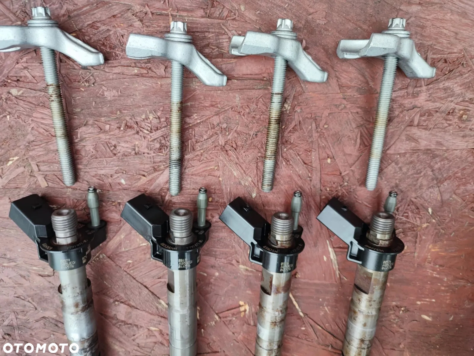 BMW E60 LCI / E61 LCI / E81 / E82 / E89 LCI / E87 LCI / E88 / E90 / E90 LCI / E91 / E91 LCI / E92 / E93. ORYGINALNY KOMPLETNY ZESTAW WTRYSKOWY / UKŁAD WTRYSKOWY  DO GAMY SILNIKÓW N47 ( POMPA WTRYSKOWA + WTRYSKI X4 SZTUKI + LISTWA WTRYSKOWA + CZUJNIKI + PRZEWODY PALIWA ). O NR: 7 797 877 / 7 800 602 /  7 809 130 / 7 809 128 / 4 740 787 / 7 800 601 OEM. BARDZO DOBRY STAN TECHNICZNY. - 10