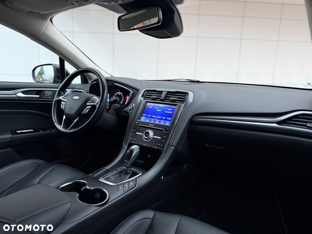 Ford Mondeo SW 2.0 Hybrid Titanium - 14