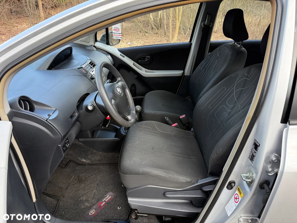 Toyota Yaris 1.0 VVT-i Sol - 11