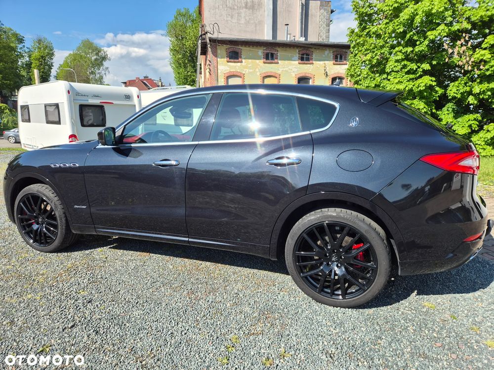 Maserati Levante Q4 GranLusso - 10