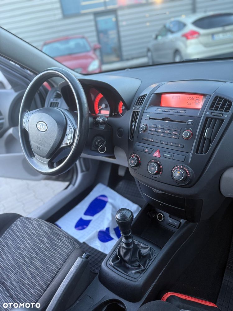 Kia Ceed Cee'd 1.4 Comfort + - 29