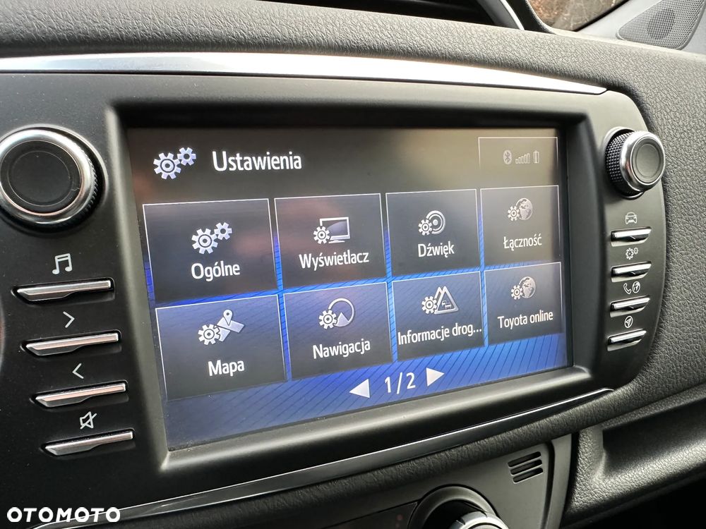 Toyota Yaris Hybrid 100 Business Edition - 32