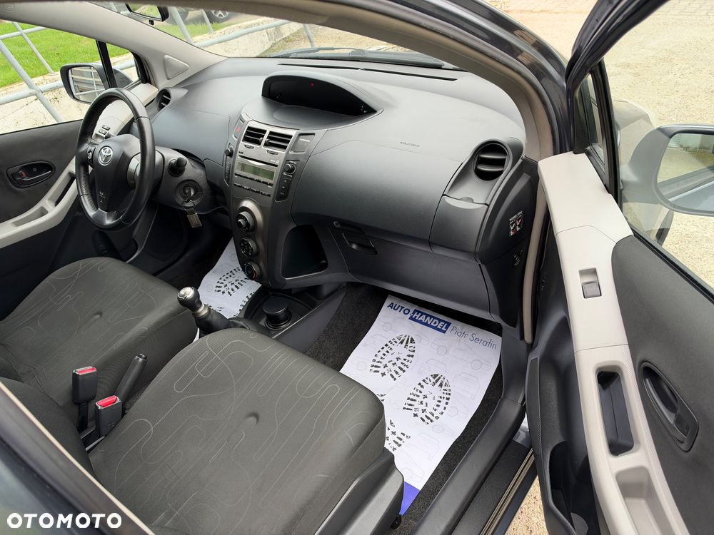 Toyota Yaris - 15