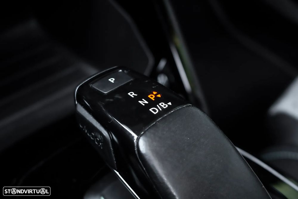 Peugeot e-2008 GT - 23