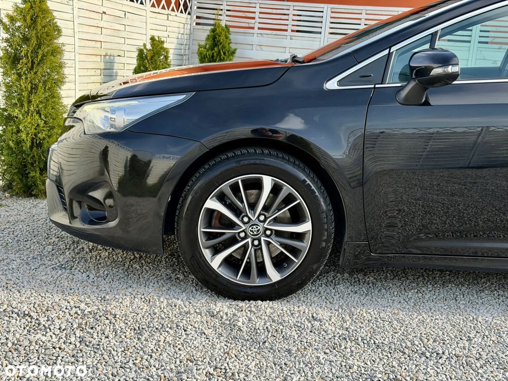 Toyota Avensis 2.0 D-4D Premium - 20