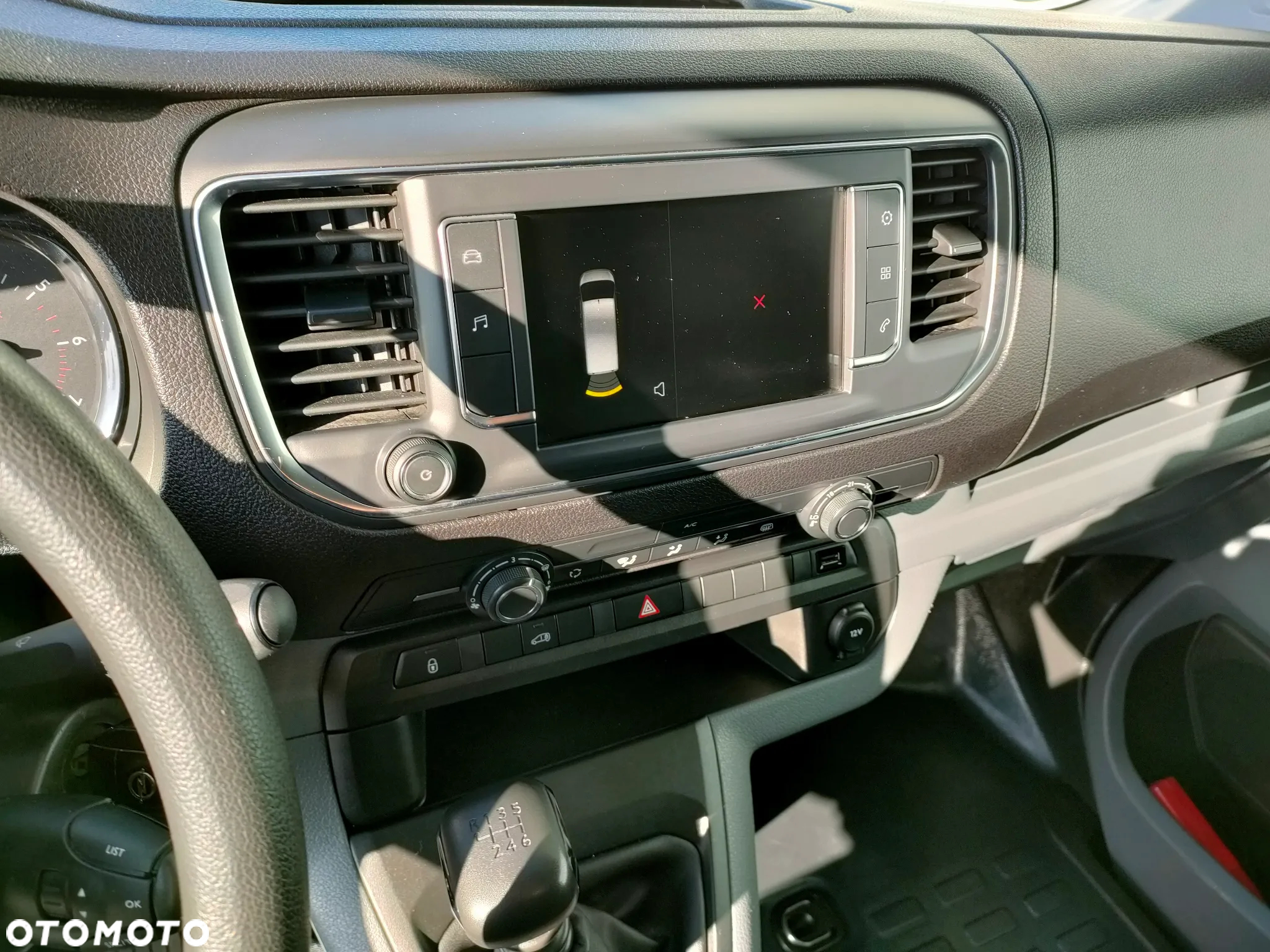 Opel Vivaro - 15