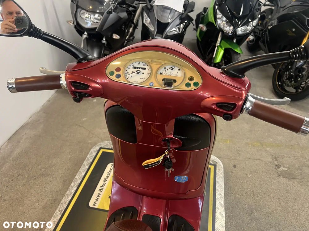 Piaggio Vespa - 28