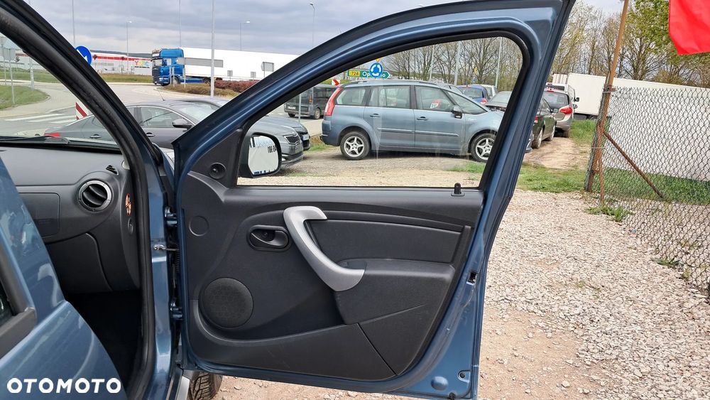 Dacia Duster 1.6 16V 4x2 Laureate - 12