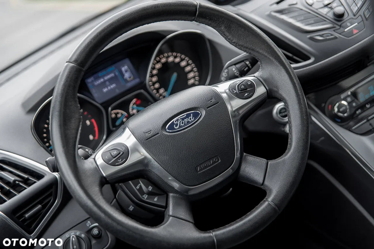 Ford Kuga 2.0 TDCi 2x4 Titanium - 26