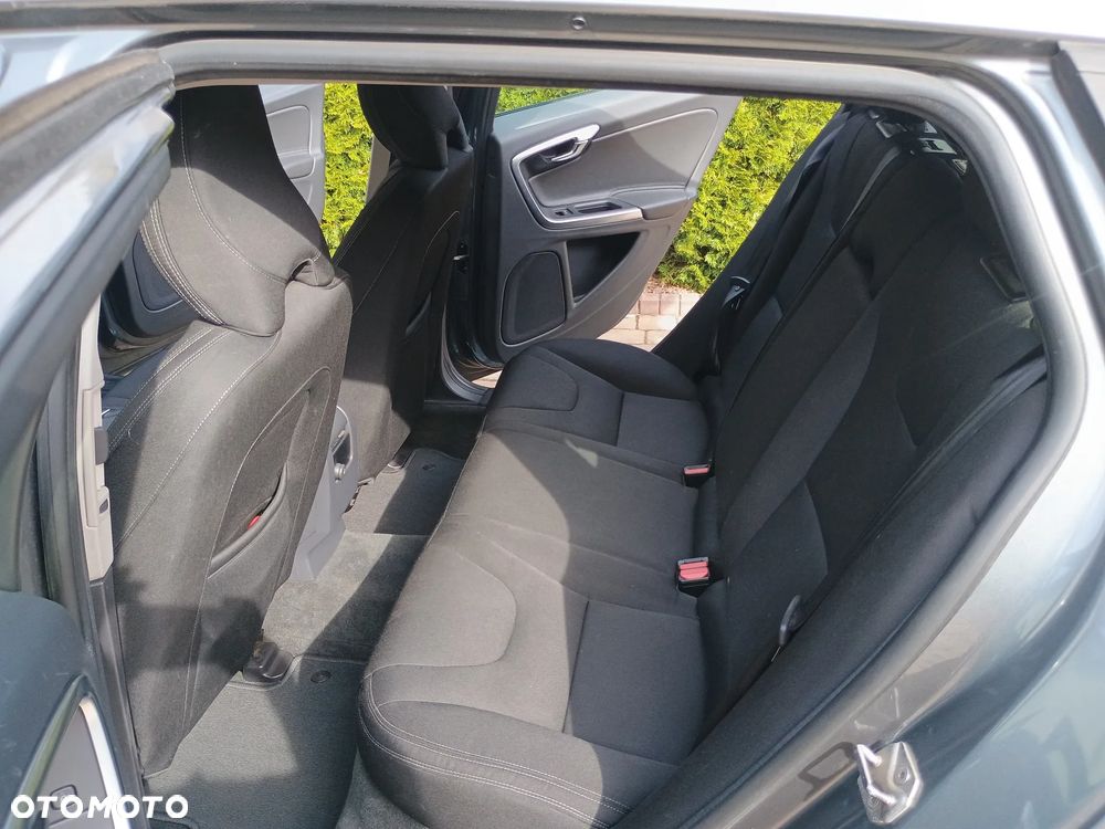 Volvo V60 D2 Geartronic Momentum - 10