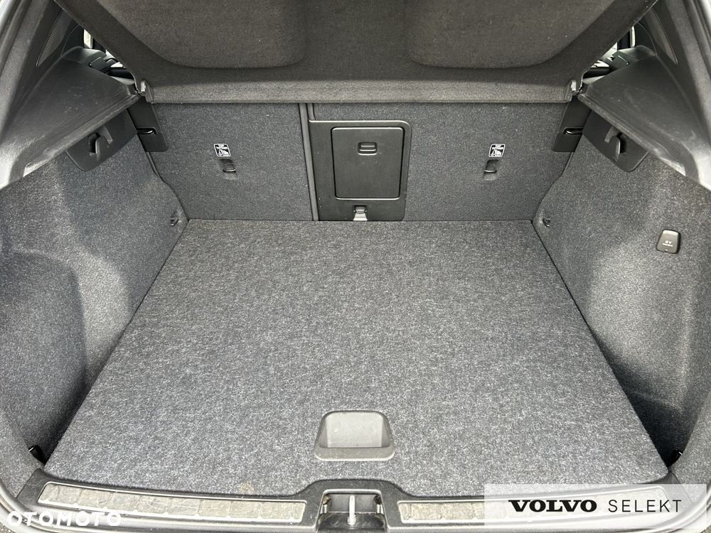 Volvo XC 40 - 30